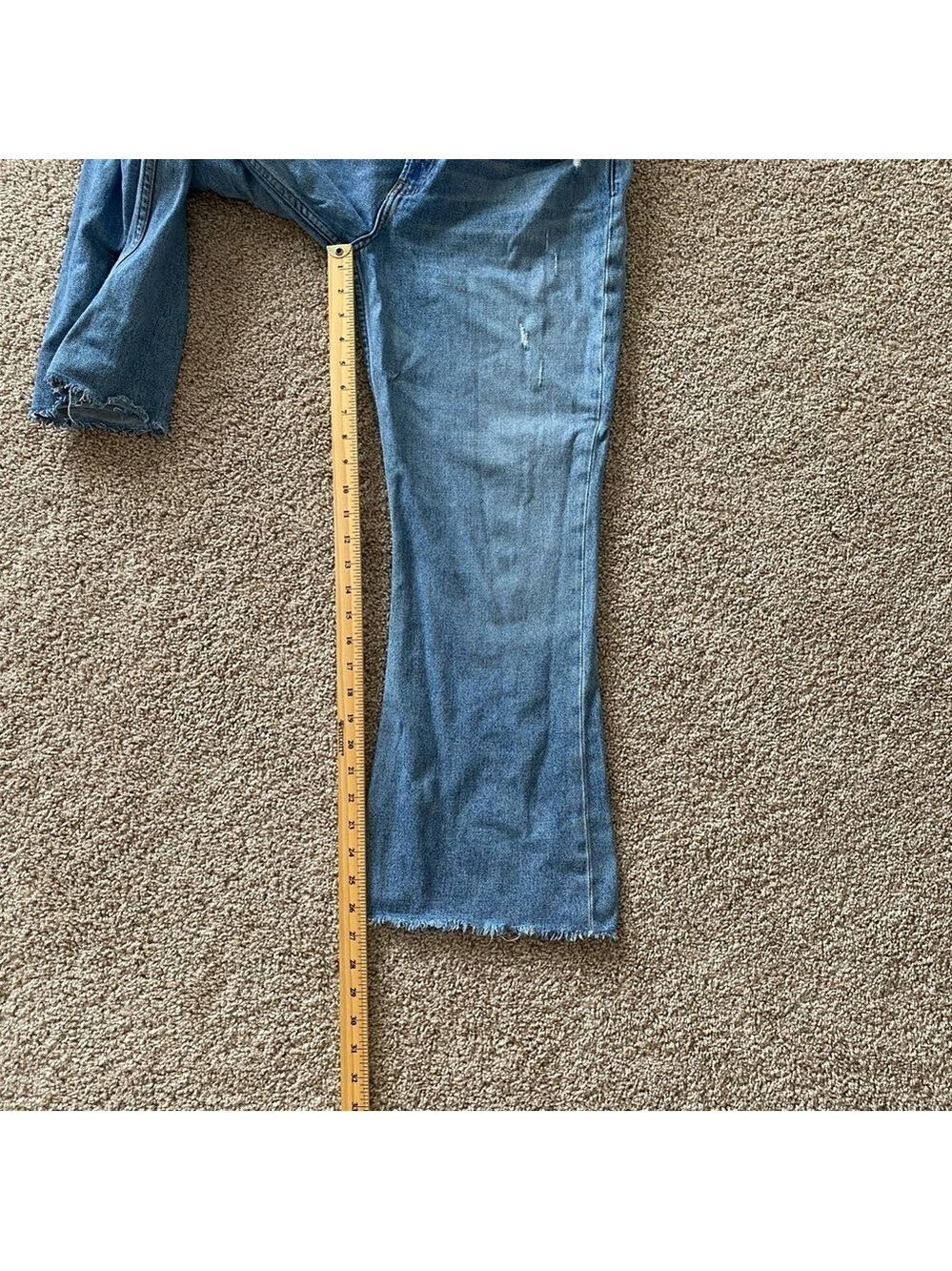 Reformation Cropped Flood Jeans Distressed Raw Hem in Olympic Wash Sz 30 - Picture 15 of 16